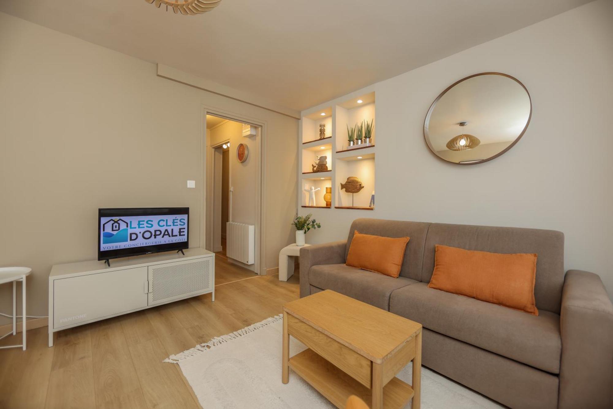Apartment Le Calain, Elegance Et Confort A 50 M De La *